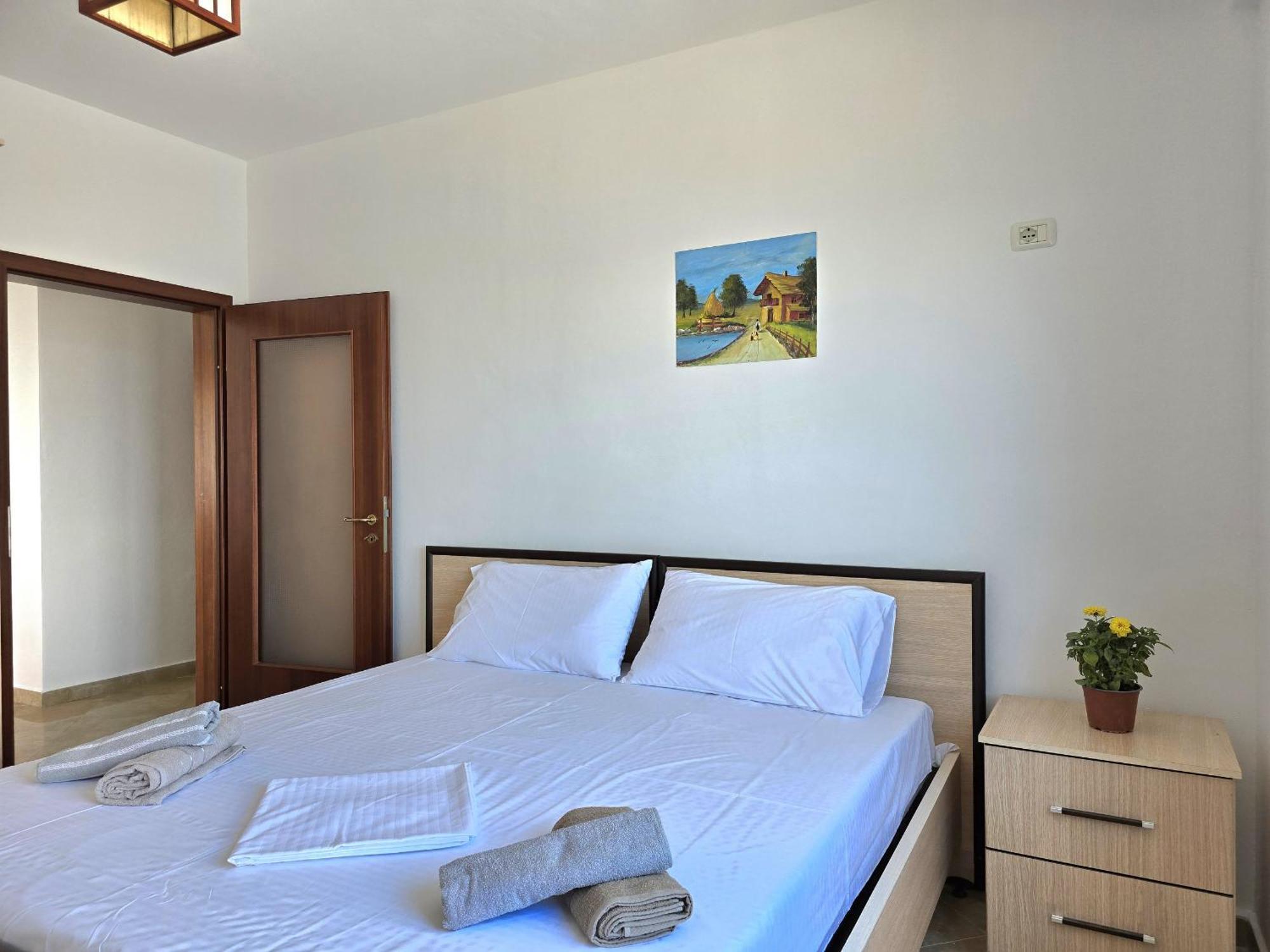 Sea View Apartments In Драч Екстериор снимка