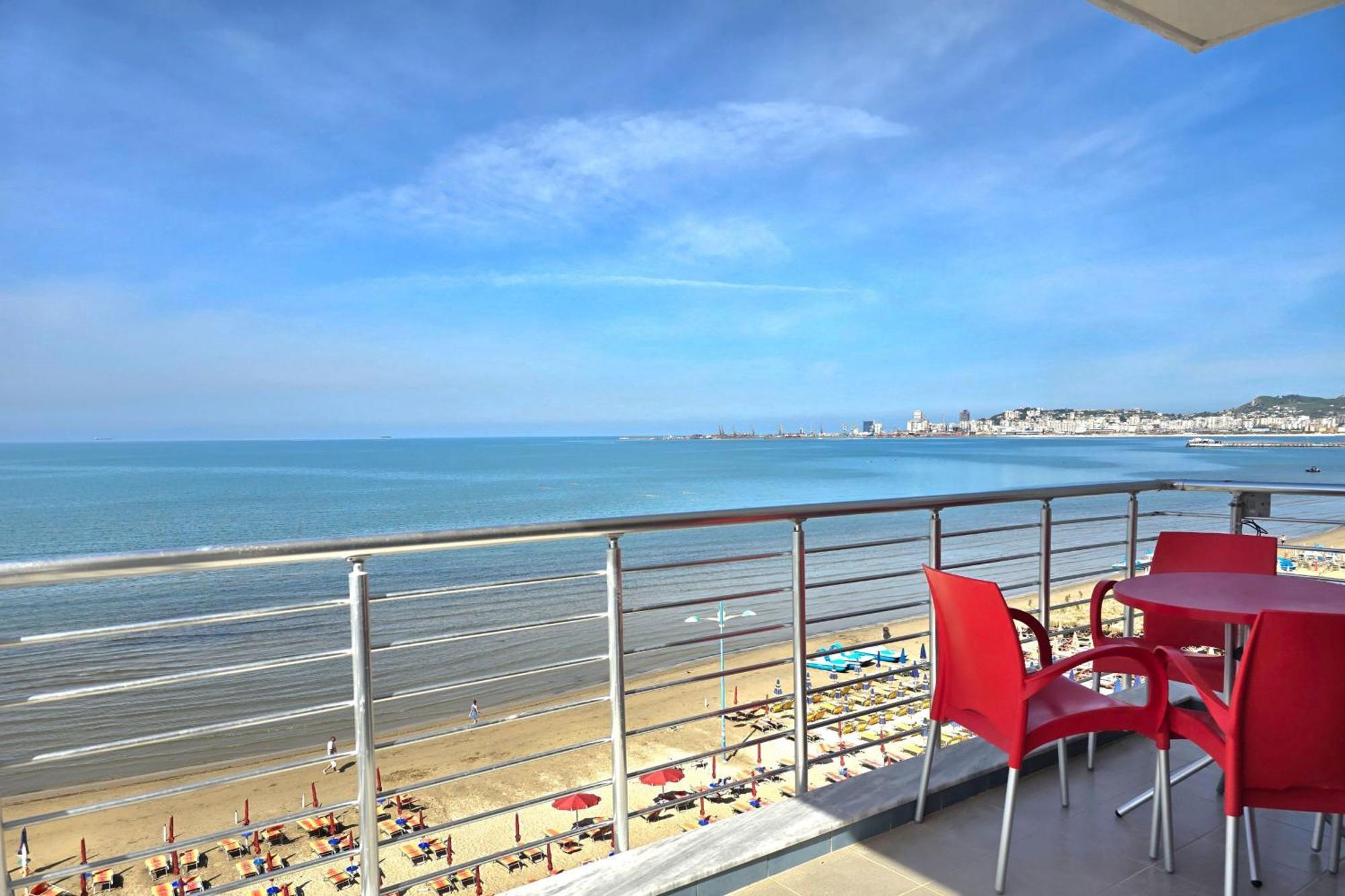 Sea View Apartments In Драч Екстериор снимка