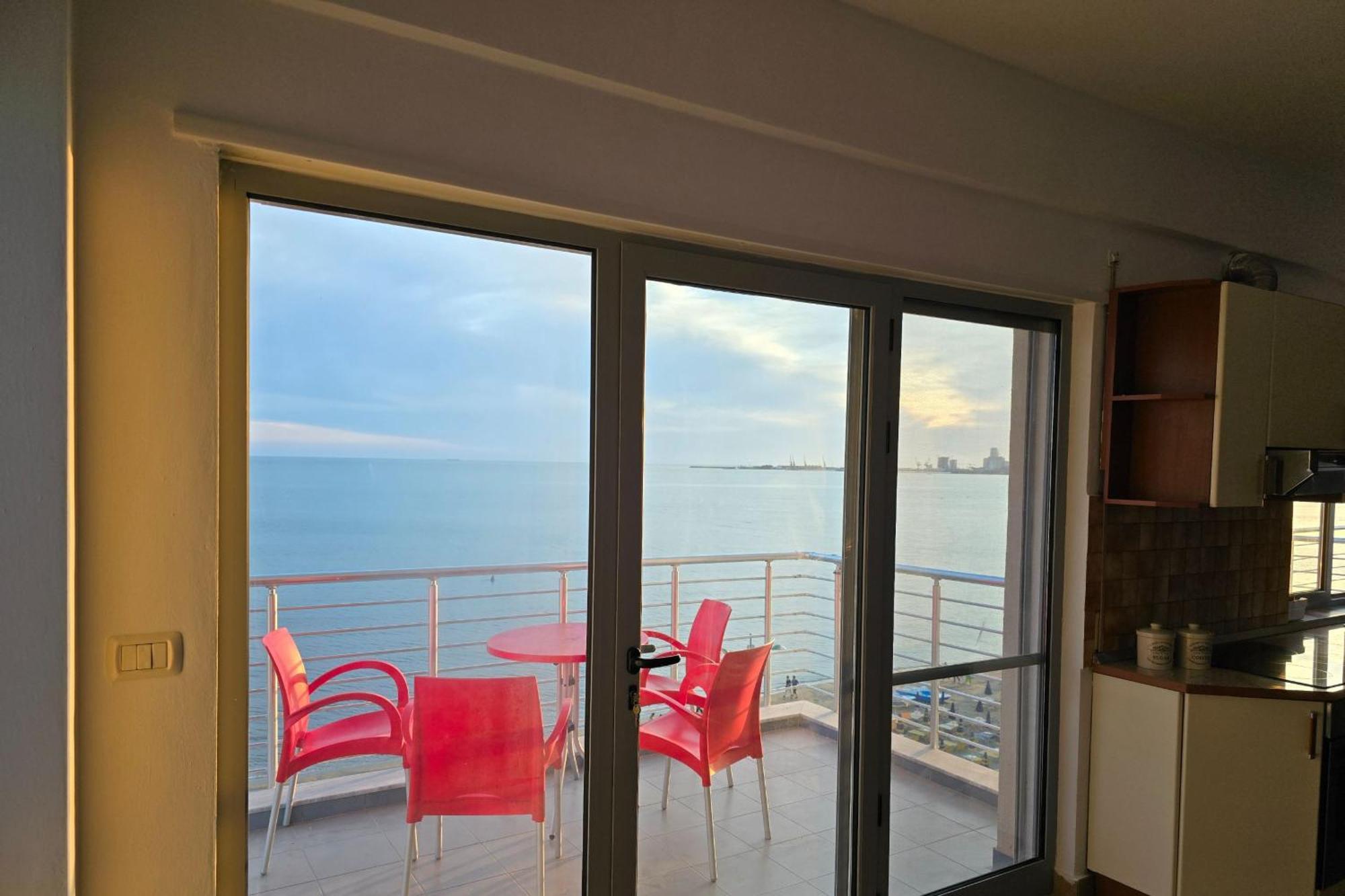 Sea View Apartments In Драч Екстериор снимка