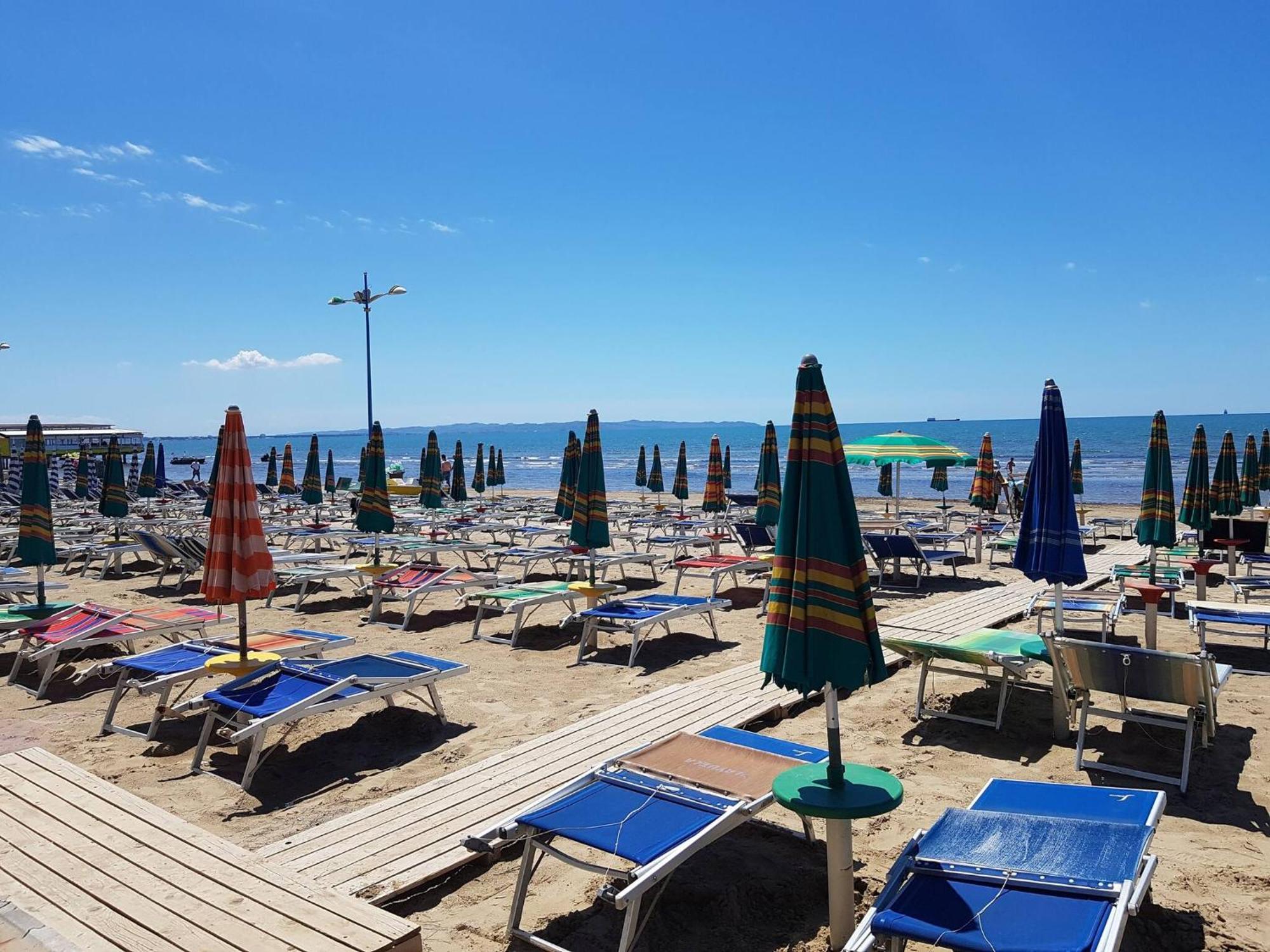 Sea View Apartments In Драч Екстериор снимка