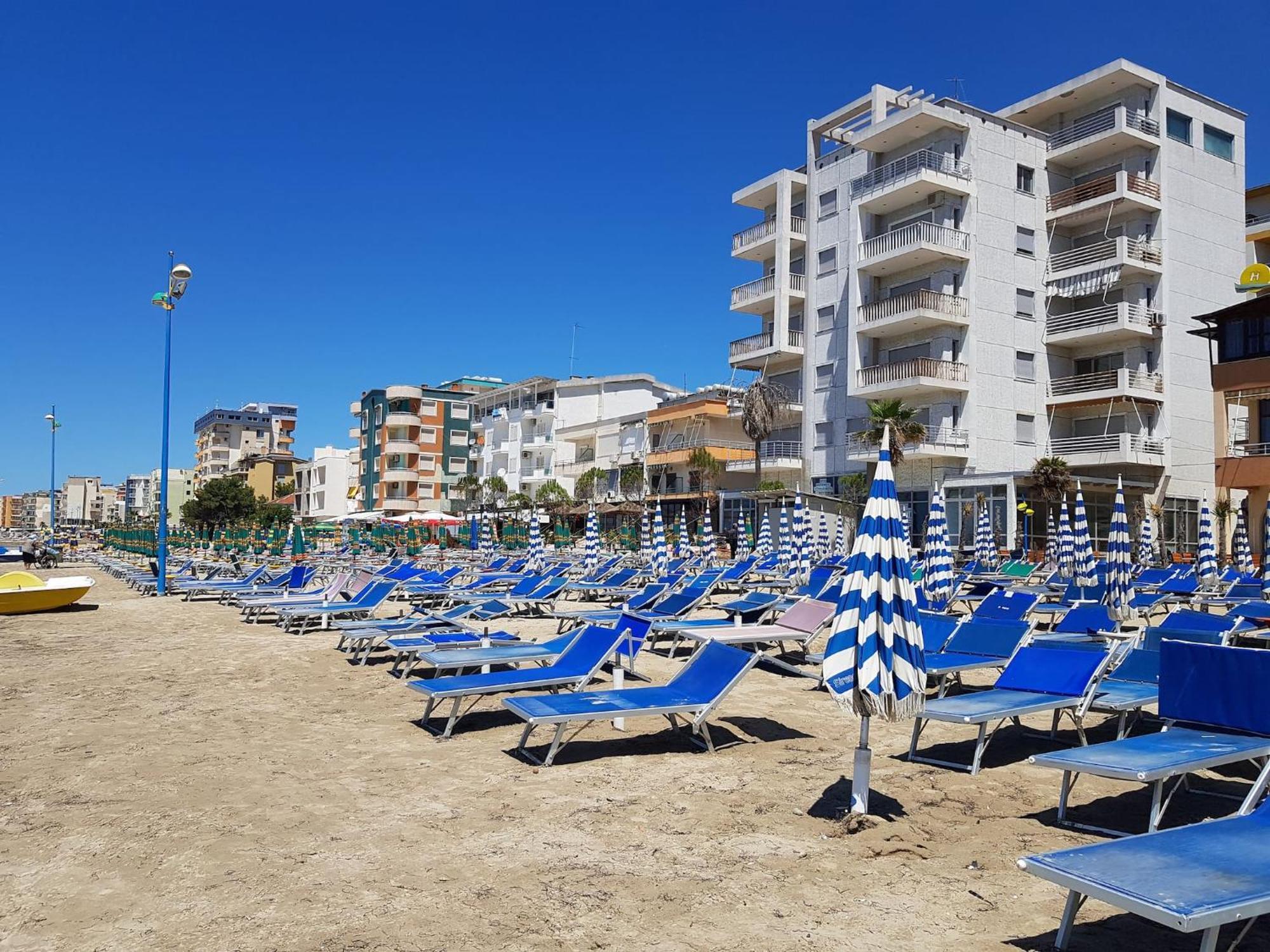 Sea View Apartments In Драч Екстериор снимка