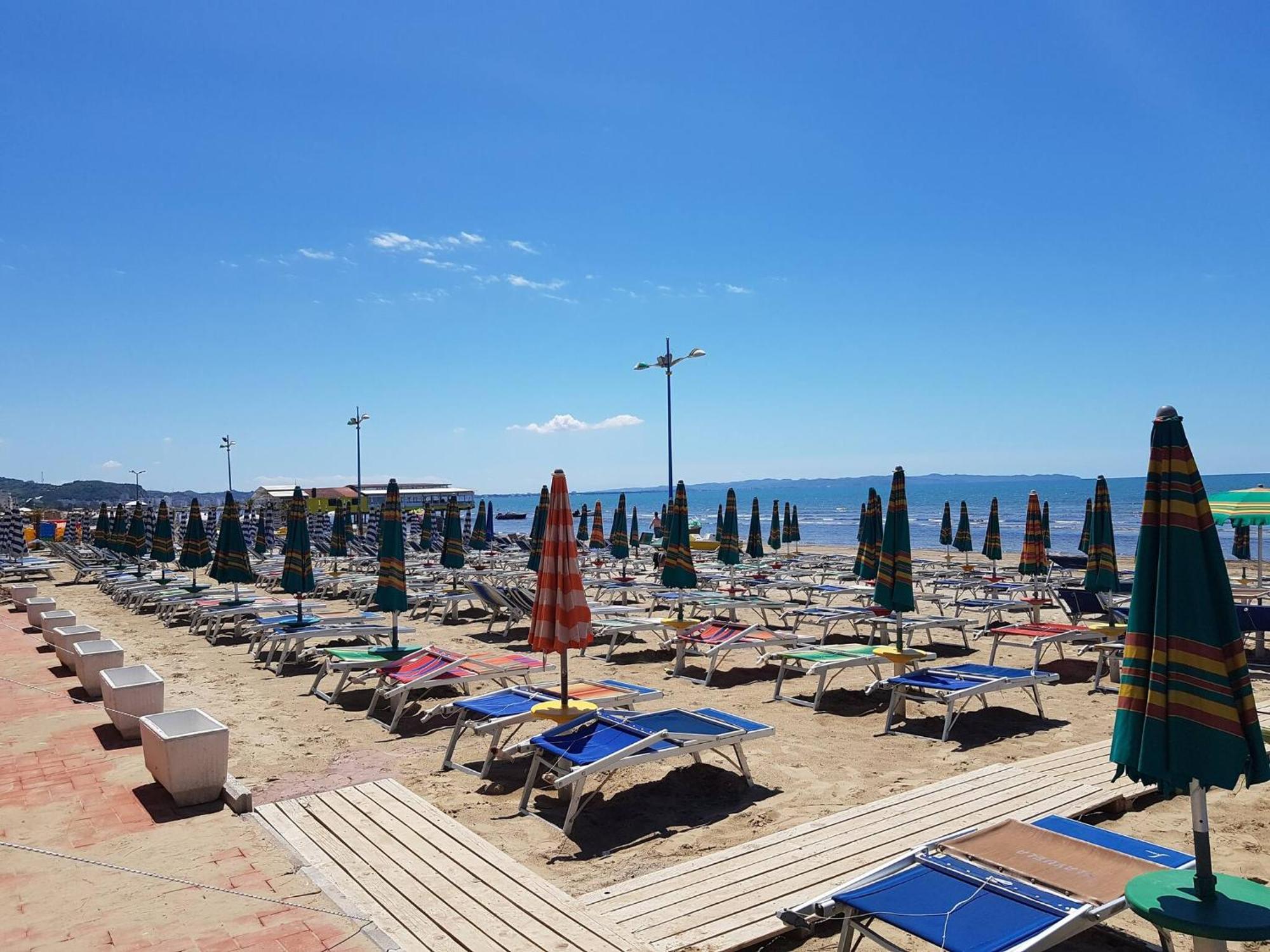 Sea View Apartments In Драч Екстериор снимка