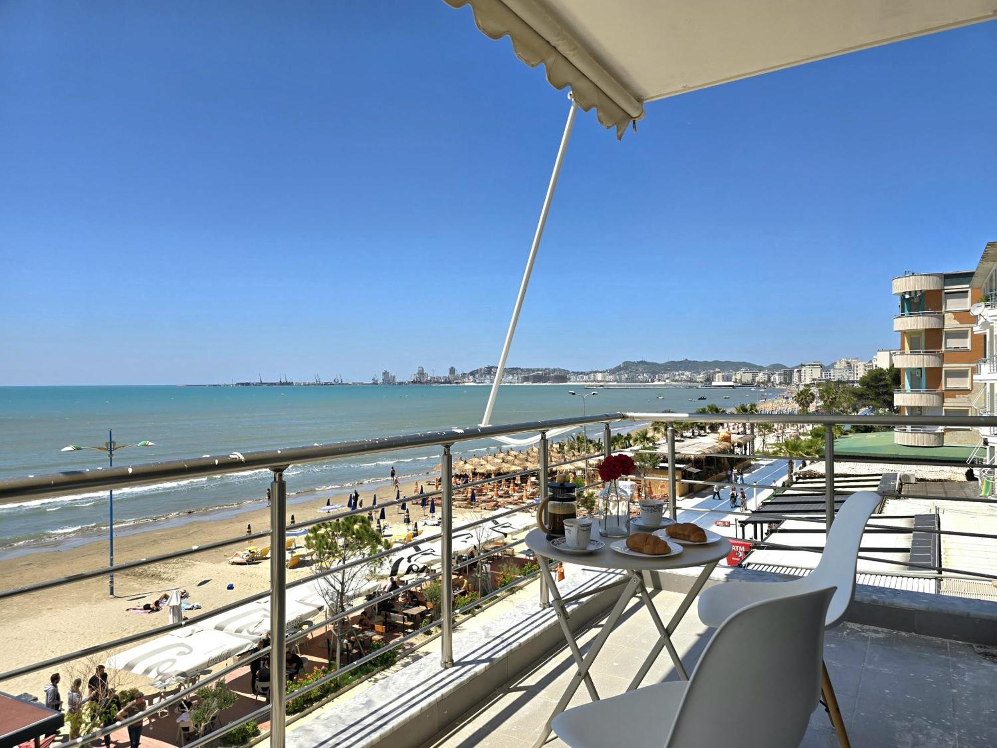 Sea View Apartments In Драч Екстериор снимка
