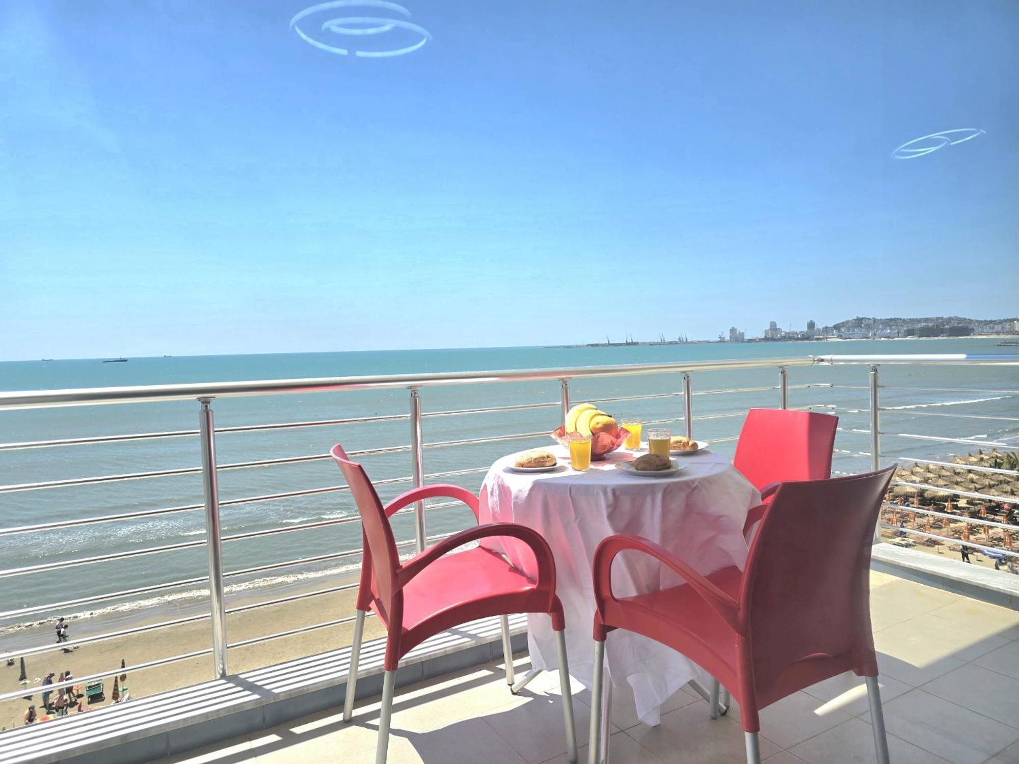 Sea View Apartments In Драч Екстериор снимка