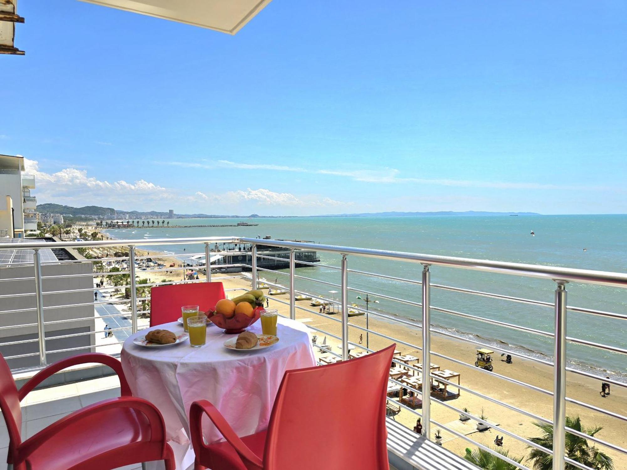 Sea View Apartments In Драч Екстериор снимка