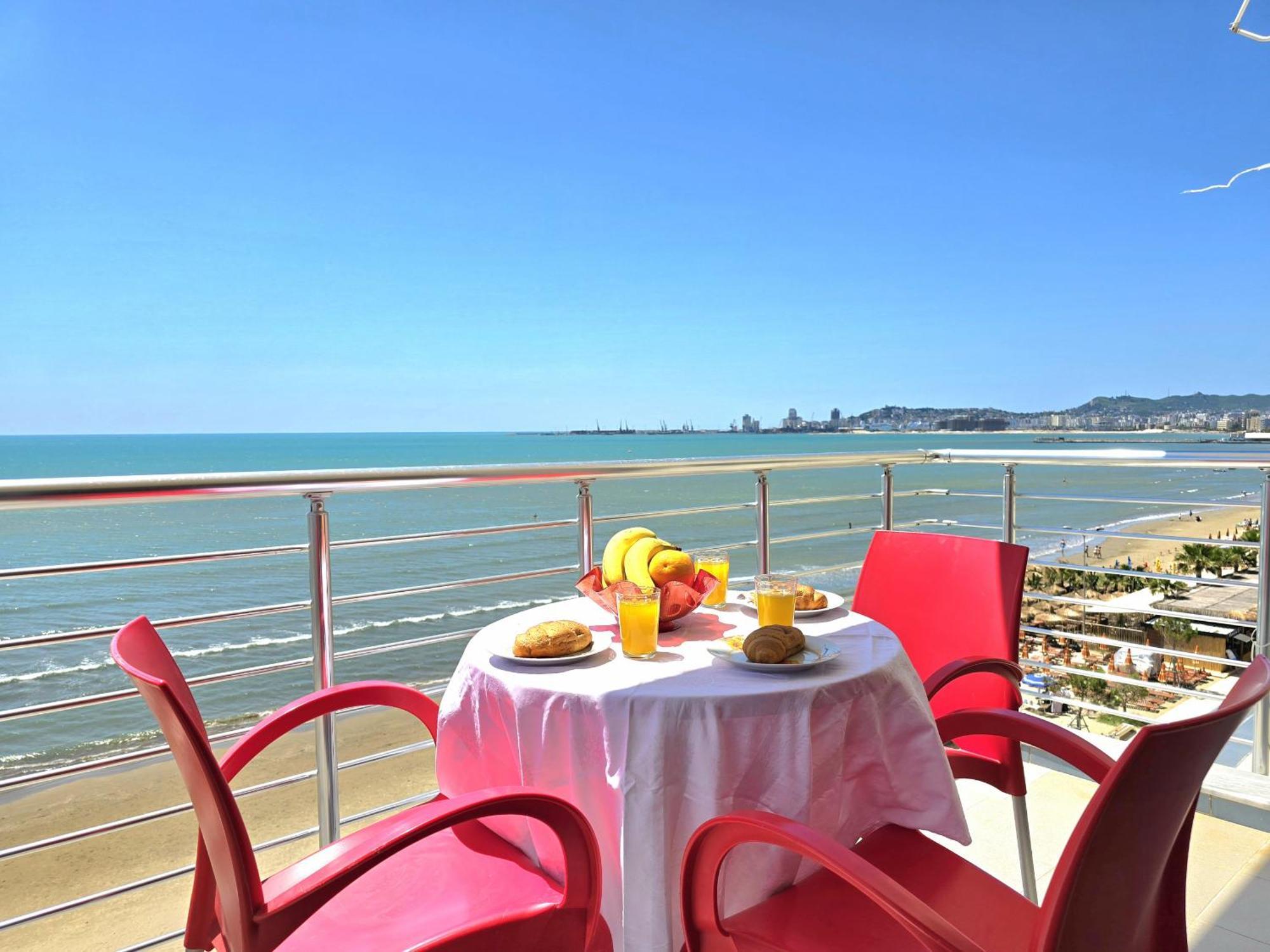 Sea View Apartments In Драч Екстериор снимка