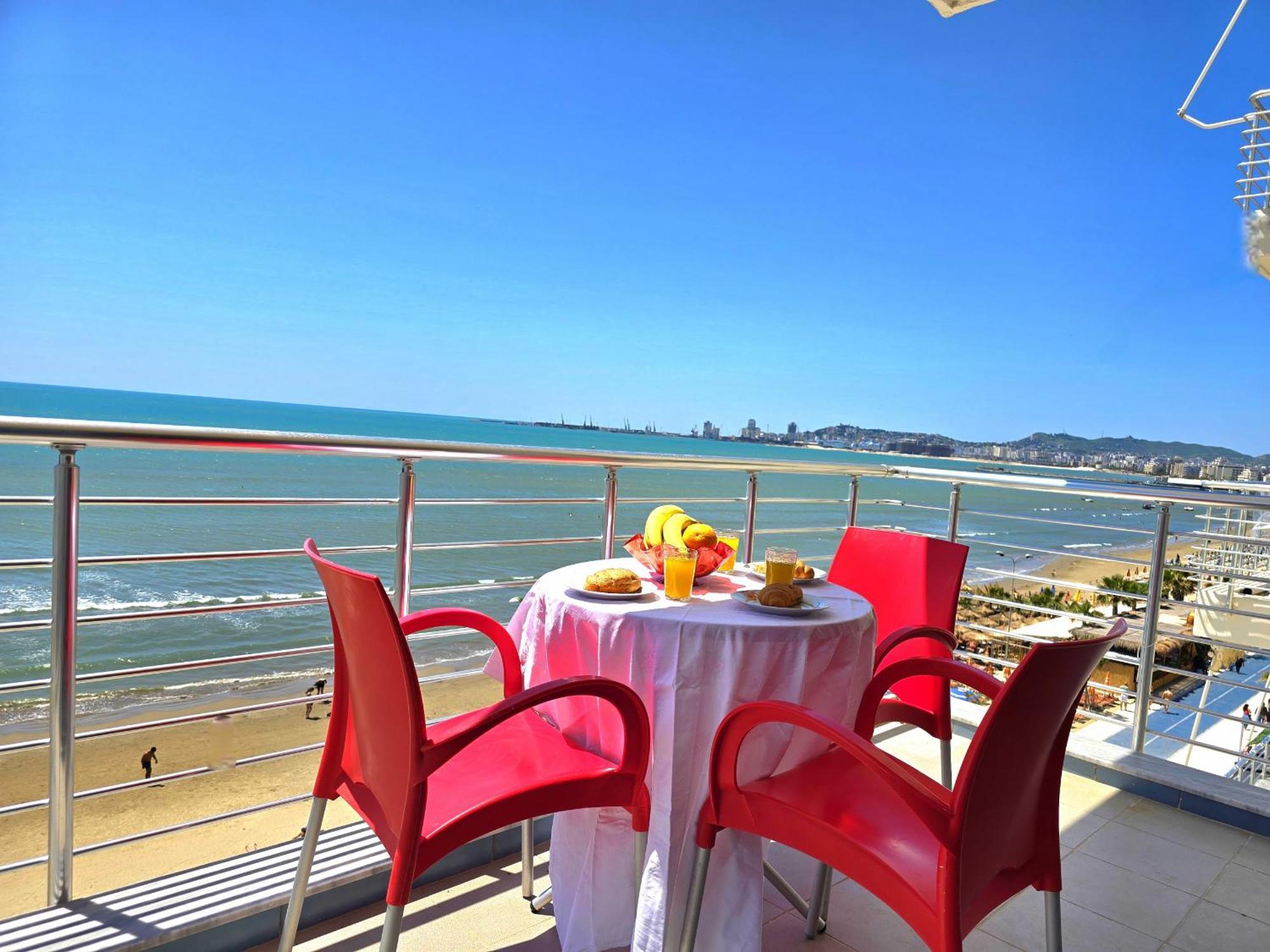 Sea View Apartments In Драч Екстериор снимка
